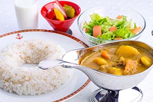 海軍ゆかりの食文化 ~海軍カレー・ビーフシチュー・肉じゃが~